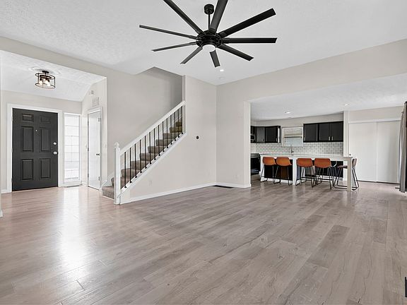 4th image of 9166 Windy Creek Dr