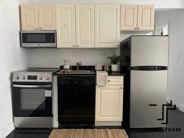 1632 Madison Ave #5F — Photo 5
