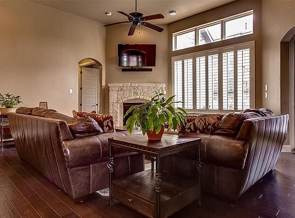 2nd image of 1265 Teton Dr