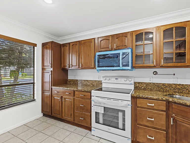 814 Hill Dr #C — Photo 10
