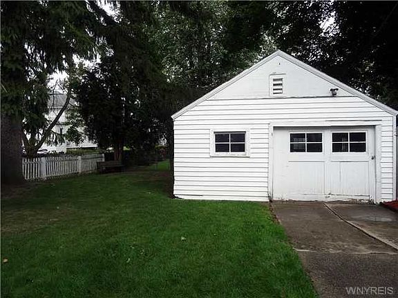 4th image of 13 Cayuga Ave