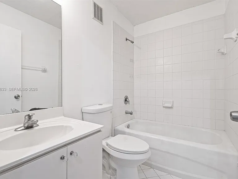 1261 SE 27th St #201 — Photo 27