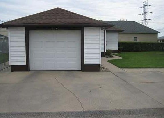 2nd image of 320 S Kenosha Ave #1