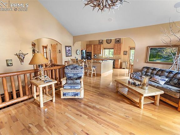 5th image of 610 Cochetopa Rd