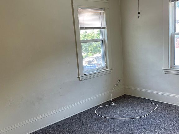 4th image of 2102 Fairview Ave APT 8