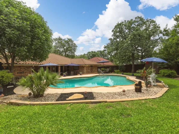 3009 Shenandoah Dr, Bedford, TX 76021