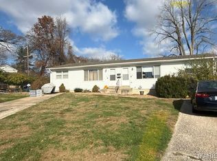 117-118 Woodlawn Ct, Saint Charles, MO 63301
