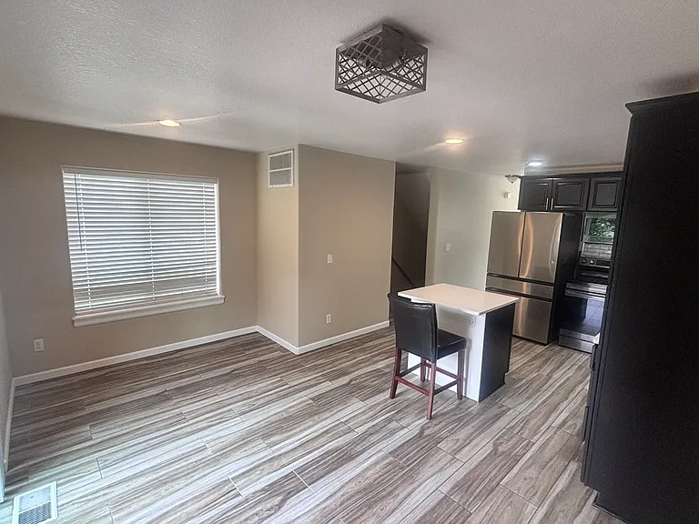 4209 SW 3rd St — Photo 10