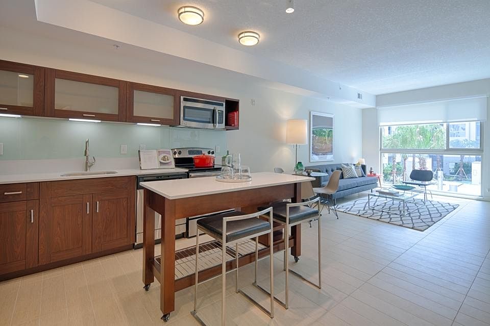 2nd image of 890 N Orange Ave #1B