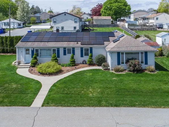 10 Mecca St, North Providence, RI 02904