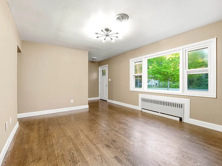 1116 N Maple Ave — Photo 15