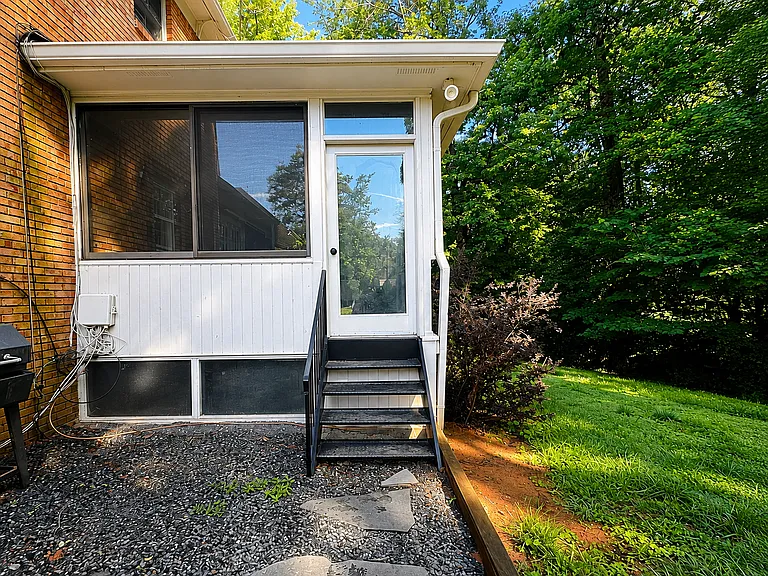 545 Coldstream Ct — Photo 15