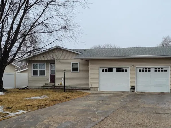 1618 16th St SW, Jamestown, ND 58401