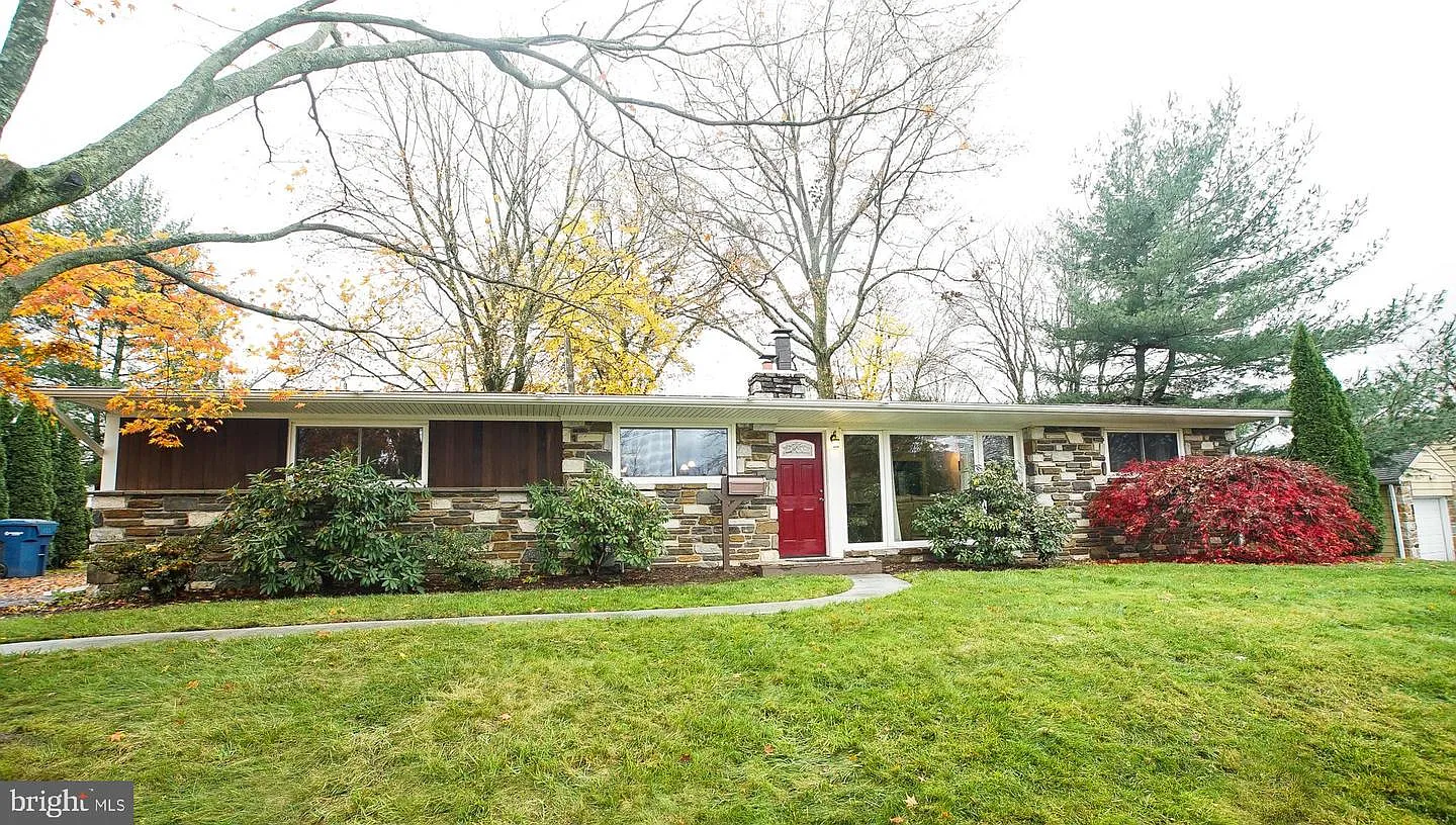 2026 Berkley Rd photo 1