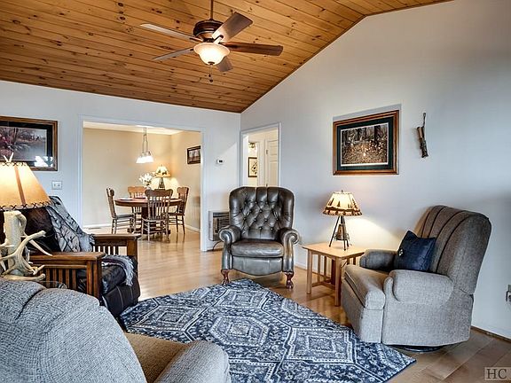 4th image of 347 Hillview Dr