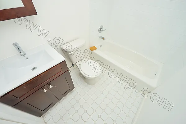 Rented by Genik Group Corp | media 17