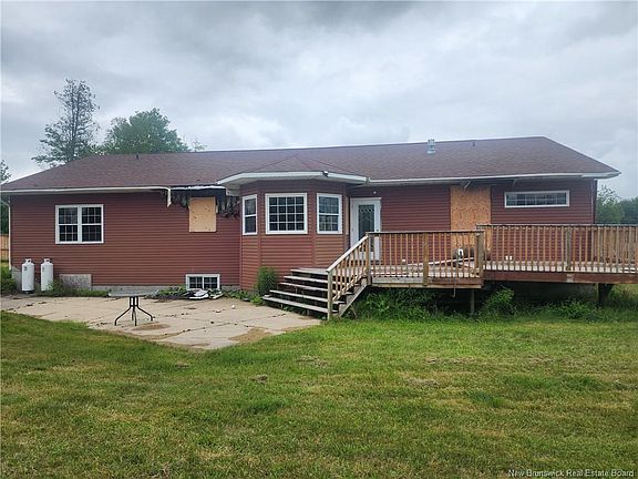 5th image of 15 Cedar Circle Rd