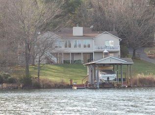 210 Summer Ln, Huddleston, VA 24104