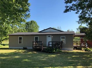 39 Hoyt Rd, Pennellville, NY 13132