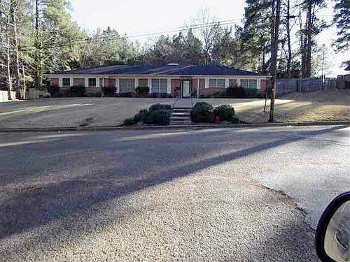 1st image of 206 Westwood Dr