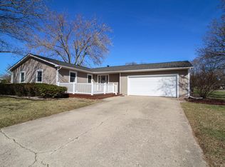 708 Wilshire Dr, Sturgis, MI 49091