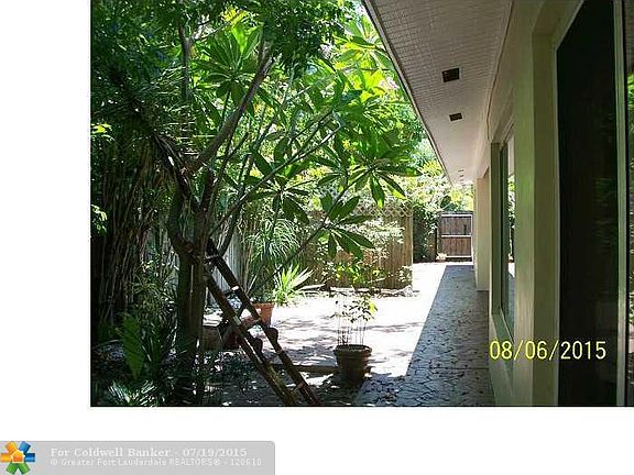 2nd image of 105 SW 19th Ave Unit 1-2