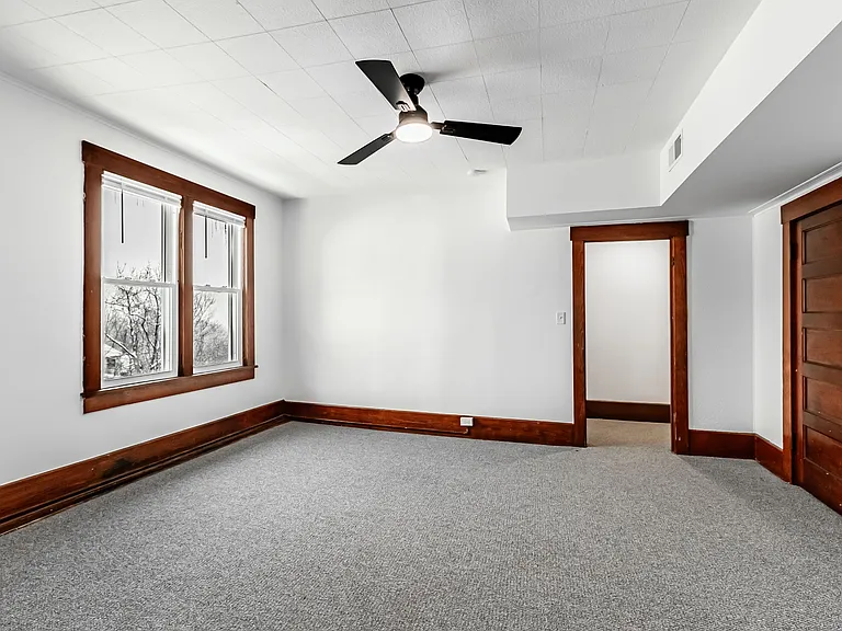 496 Dorsey Ave — Photo 109