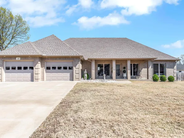 609 S 37th St, Paragould, AR 72450