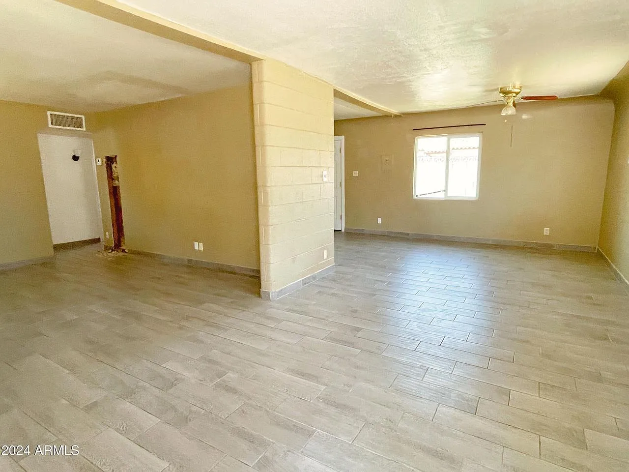 2138 E Turney Ave — Photo 2