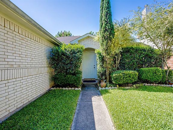 2nd image of 18139 Flower Grove Ct