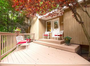 81 Gnarled Hollow Rd, East Setauket, NY 11733