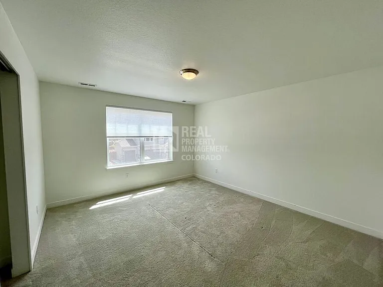14833 Fairfax St — Photo 17