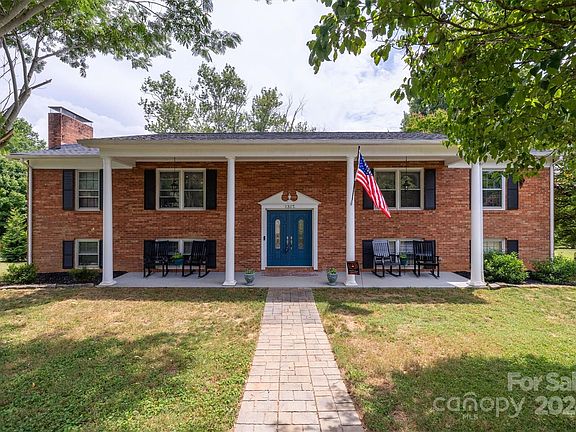 2nd image of 1317 Meadow Ln