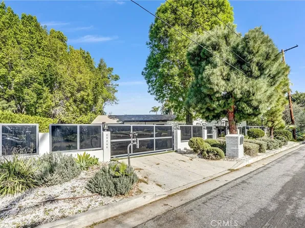 23245 Gonzales Dr, Woodland Hills, CA 91367