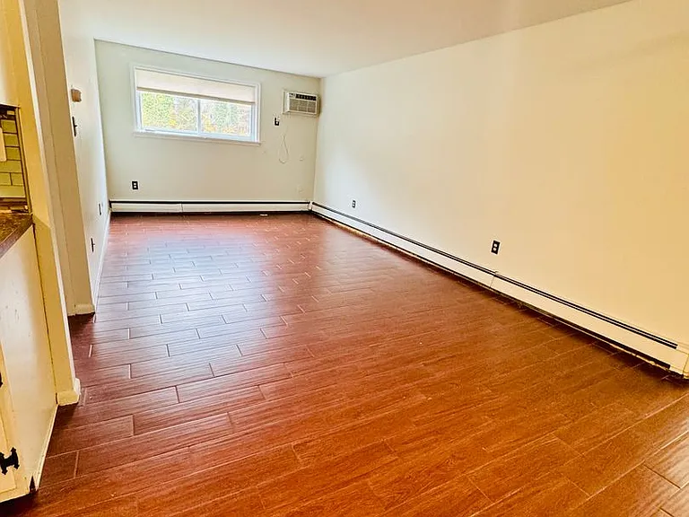 Taylor Court Apartments — Photo 5