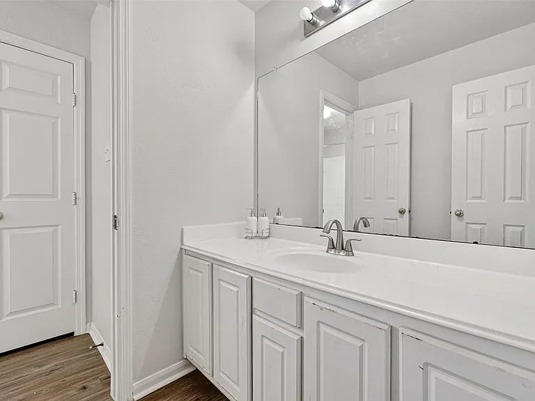 14603 Bladenboro Dr — Photo 34