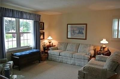2nd image of 6918 Heritage Way