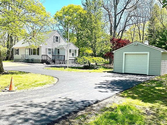 Detached 1 Car Garage