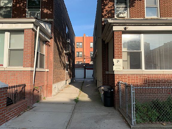 5th image of 2835 36th St