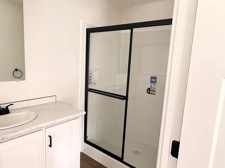 32 Manor Dr — Photo 4