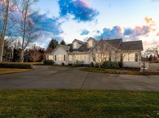 2525 N Equestrian Pl, Eagle, ID 83616