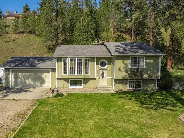 127 E Wynot Dr, Nine Mile Falls, WA 99026
