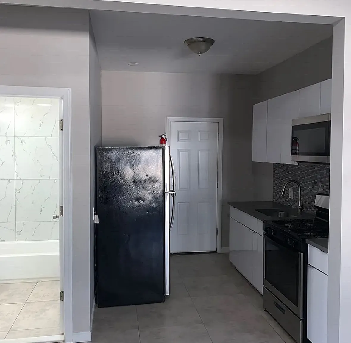2 bed, $1,900 — Photo 2