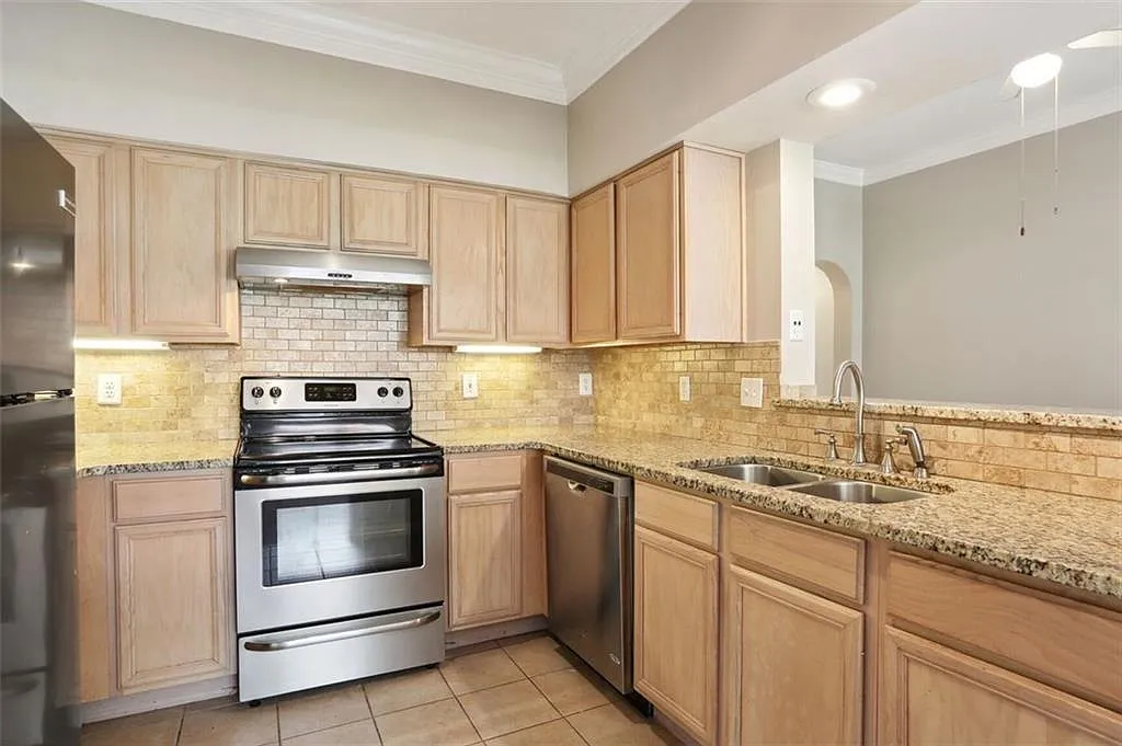 2 bed, 2.0 bath, 1160 sqft, $2,150 — Photo 4