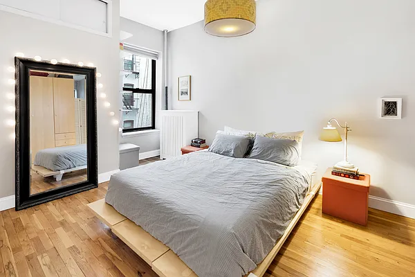 Sold by Bond New York | media 18