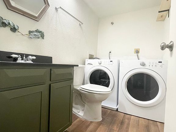 2nd image of 2221 W Farmdale Ave Unit 23