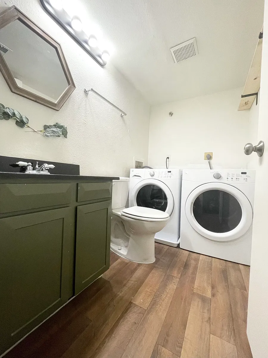 Building Photo - 2221 W Farmdale Ave #23