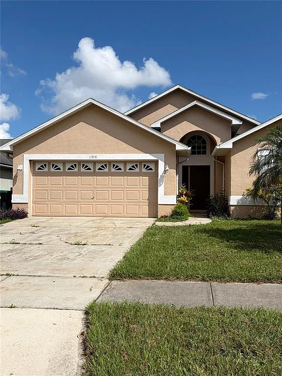 4 bed, 2.0 bath, 1778 sqft, $2,400 — Photo 1