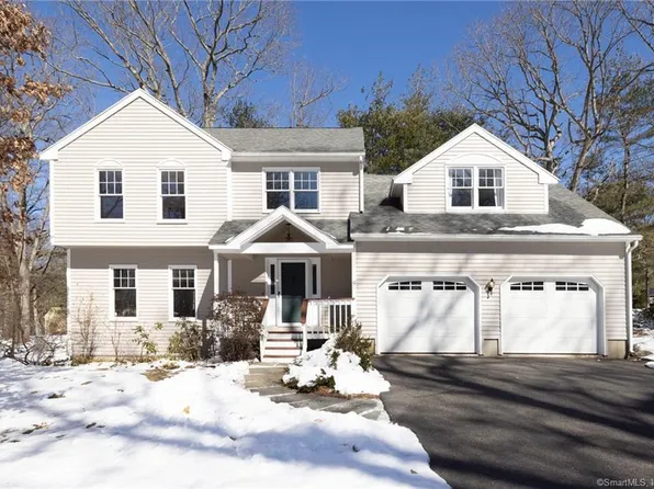 10 Village View Lane, Farmington, CT 06085