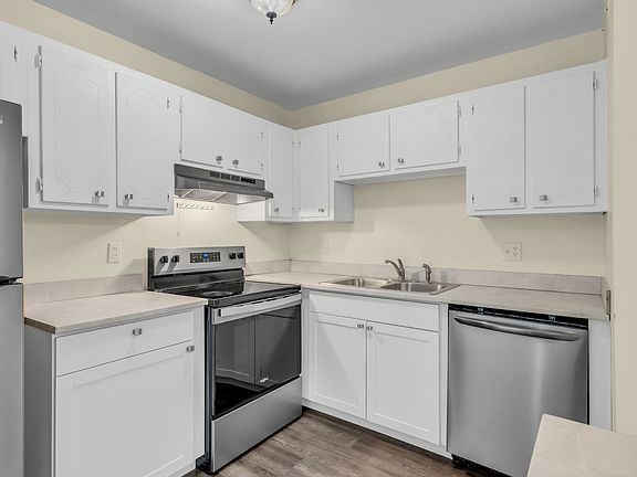 2nd image of 370 Wallace Rd APT F5